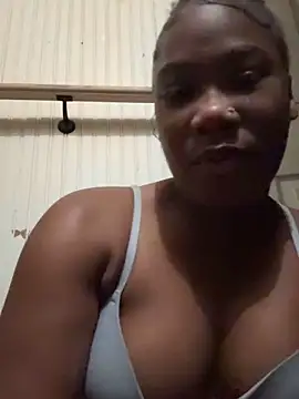 Snapshot of Issa_smooch chatting on 11/11/25, 11:05 Issa smooch online show from 11/11/25, 11:05