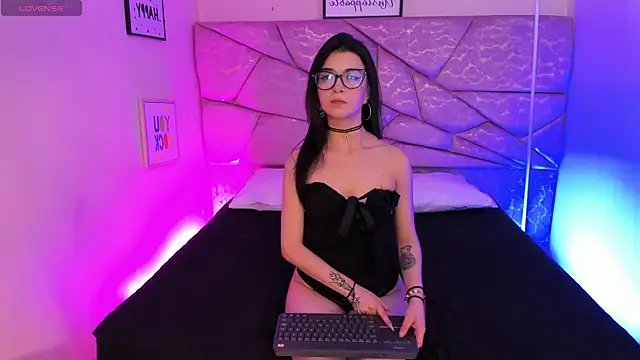 Atenea Velle online show from 04/15/26, 03:13