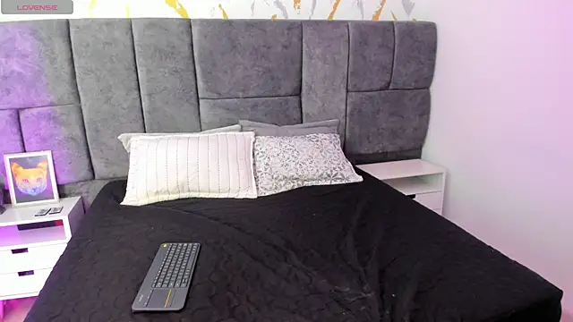 Atenea Velle online show from 04/23/26, 03:41