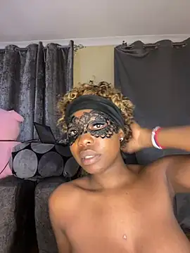 Snapshot of elethu2003 chatting on 11/13/25, 10:19 elethu2003 online show from 11/13/25, 10:19