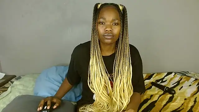 Monal1sah online show from 12/14/25, 05:40