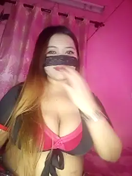 Snapshot of Bunnybush37 chatting on 02/04/26, 02:56 Bunnybush37 online show from 02/04/26, 02:56