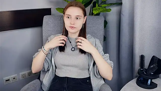 IsaParadiso online show from 11/16/25, 09:37