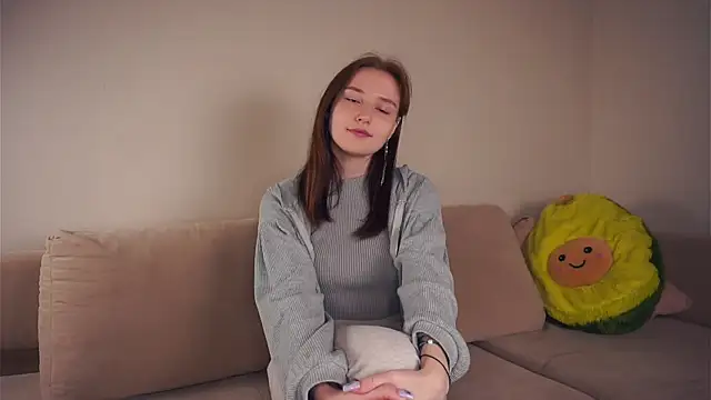 IsaParadiso online show from 11/17/25, 06:57