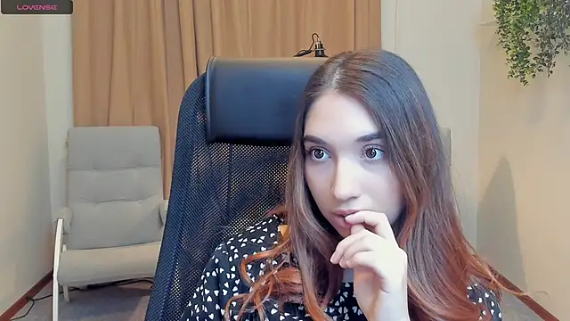 Snapshot of GlendaKindl chatting on 11/16/25, 02:44 GlendaKindl online show from 11/16/25, 02:44