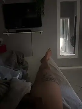 Snapshot of Putorj1 chatting on 11/12/25, 10:37 Putorj1 online show from 11/12/25, 10:37