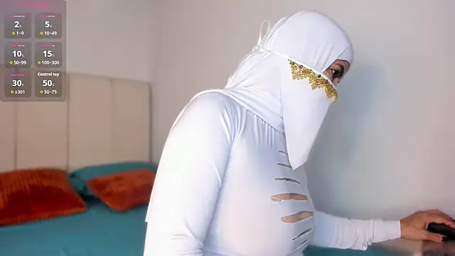 Hannaa Dolly online show from 11/13/25, 03:05