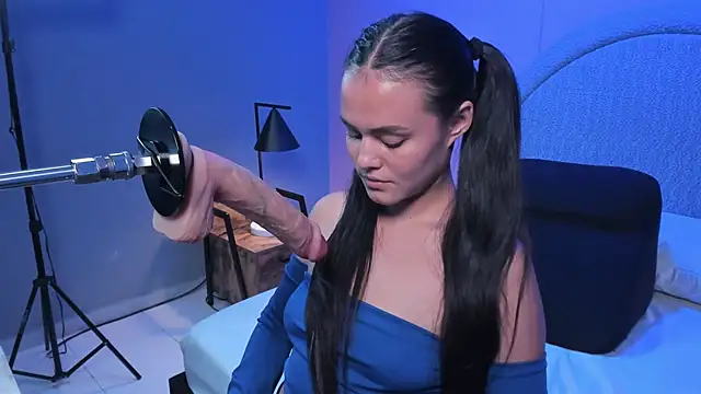 Sara rhoades online show from 04/12/26, 08:36