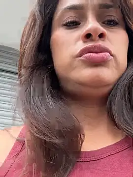 Snapshot of valeria_absurdah chatting on 02/05/26, 06:01 valeria absurdah online show from 02/05/26, 06:01