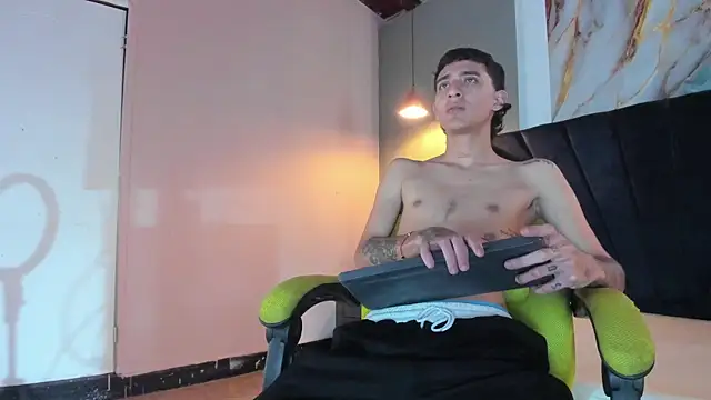 Xanderr owen2 online show from 11/28/25, 08:33