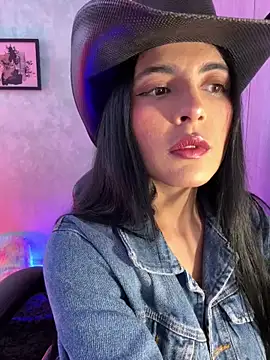 Cristal Cerati  online show from 11/14/25, 05:33