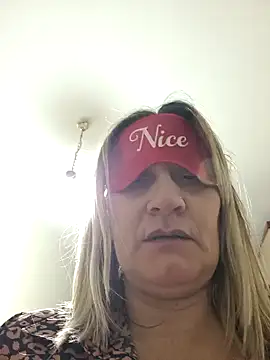 Snapshot of Tania9_ chatting on 11/14/25, 07:34 Tania9 online show from 11/14/25, 07:34