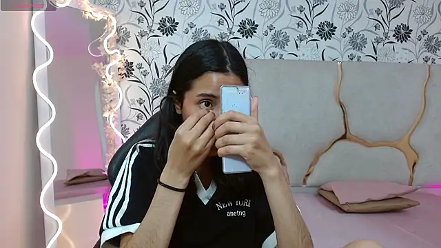 Joselyn tay online show from 03/12/26, 02:23