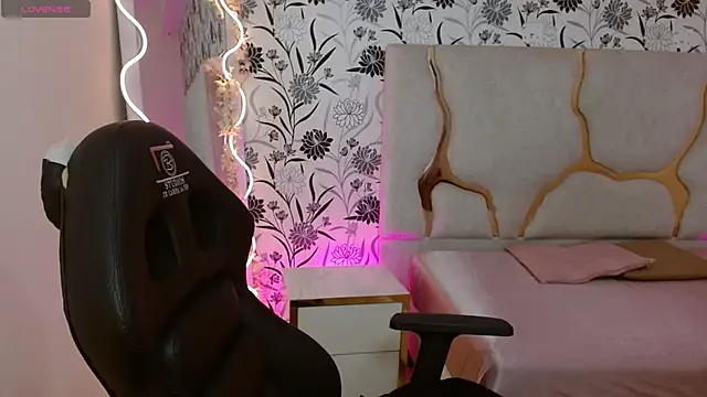 Joselyn tay online show from 03/21/26, 12:10