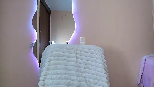 catte jensen online show from 11/16/25, 03:56