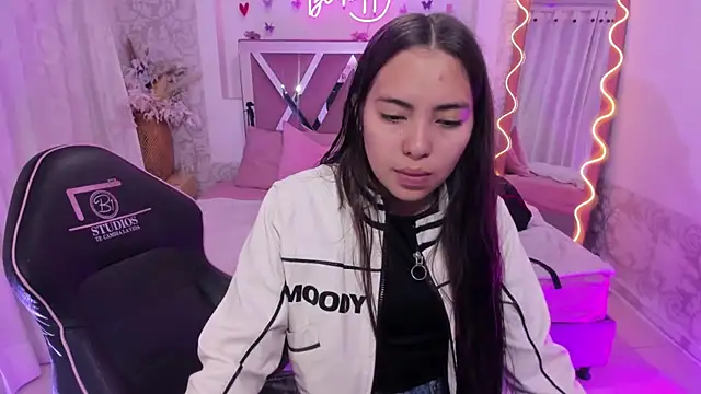 ISABELA TAY online show from 03/24/26, 11:37