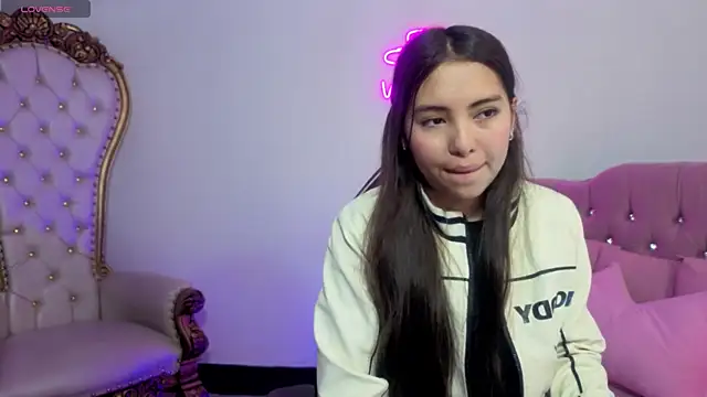 Snapshot of ISABELA_TAY chatting on 05/20/26, 12:11 ISABELA TAY online show from 05/20/26, 12:11