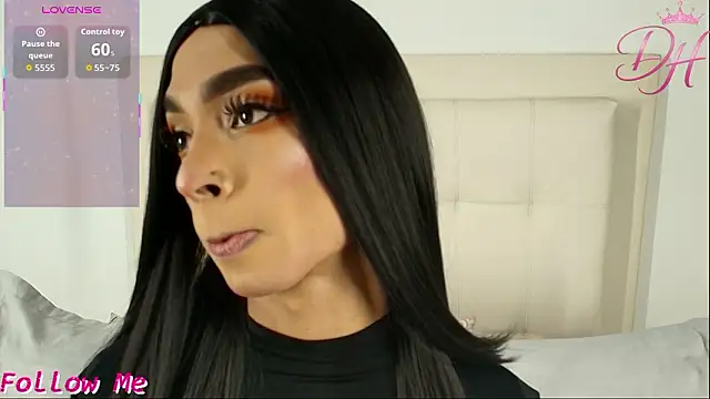 Daphne Hills online show from 03/26/26, 03:12