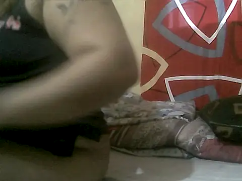 Snapshot of loriepinay46 chatting on 02/11/26, 11:10 loriepinay46 online show from 02/11/26, 11:10