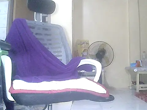 Snapshot of loriepinay46 chatting on 03/01/26, 08:33 loriepinay46 online show from 03/01/26, 08:33