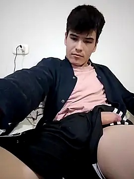 quetzal200128 online show from 12/17/25, 05:13