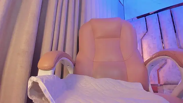 Caroline palmerr online show from 04/09/26, 03:28