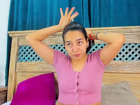 Chelsea Russell01 online show from 11/21/25, 02:32