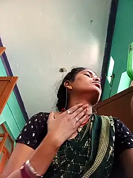 Snapshot of Pushpa_hotty chatting on 04/18/26, 02:26 Pushpa hotty online show from 04/18/26, 02:26