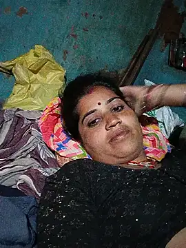 Snapshot of Hot_kamla chatting on 08/01/26, 04:39 Hot kamla online show from 08/01/26, 04:39