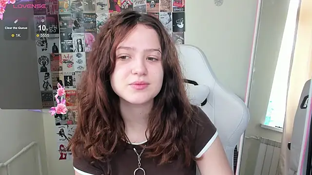 Snapshot of Anora_Miller chatting on 03/03/26, 08:20 Anora Miller online show from 03/03/26, 08:20