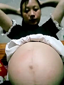 Snapshot of Micky_baby chatting on 05/08/26, 03:06 Micky baby online show from 05/08/26, 03:06