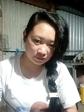 Snapshot of LyZii2k7 chatting on 11/16/25, 03:28 LyZii2k7 online show from 11/16/25, 03:28