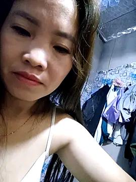 Snapshot of Site-loe chatting on 11/14/25, 10:51 Site-loe online show from 11/14/25, 10:51