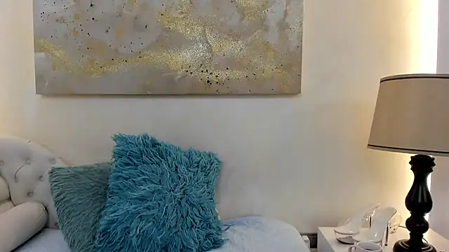 CarolinnaSaenz online show from 12/16/25, 11:15