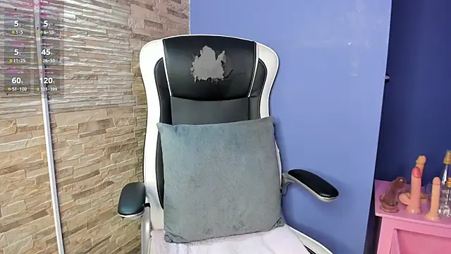 Julia roberss online show from 12/03/25, 03:14