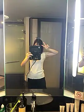 mayumichan13 online show from 04/01/26, 09:23