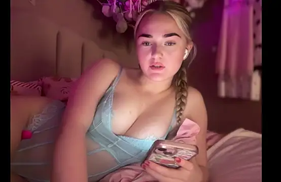 Pinkiepieexo online show from 11/28/25, 07:49