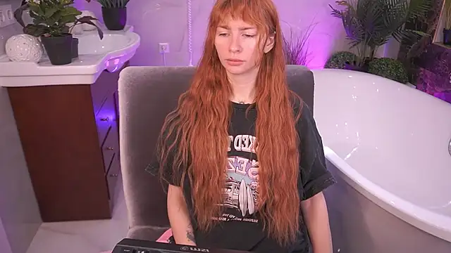 Nicol Moonn online show from 04/24/26, 07:55