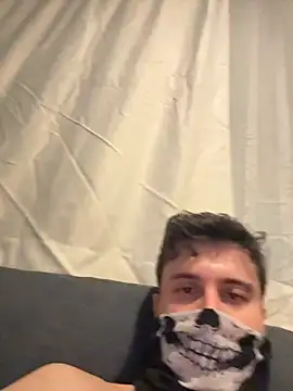 Snapshot of bigfatbro9 chatting on 12/14/25, 04:12 bigfatbro9 online show from 12/14/25, 04:12