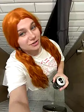 Snapshot of Outdoor_Stefii chatting on 11/13/25, 05:50 Outdoor Stefii online show from 11/13/25, 05:50