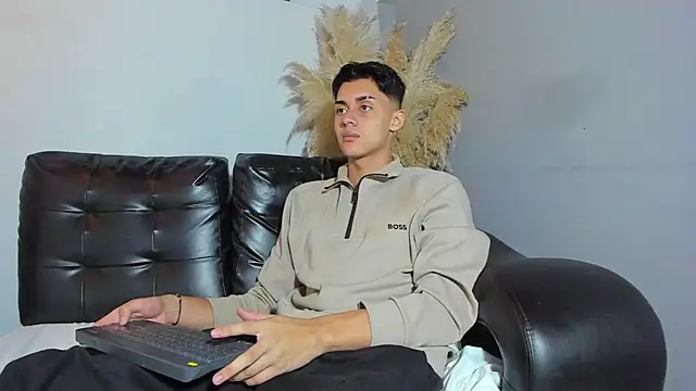 ZeusBrant online show from 04/21/26, 01:39