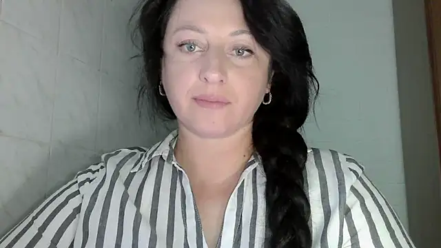 Snapshot of MelinaAx chatting on 06/11/26, 07:17 MelinaAx online show from 06/11/26, 07:17