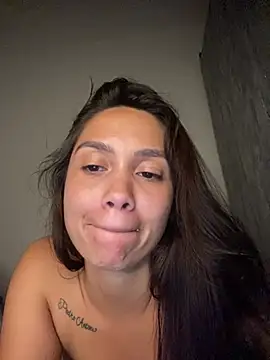 Snapshot of carolsapequinha chatting on 07/04/26, 04:29 carolsapequinha online show from 07/04/26, 04:29