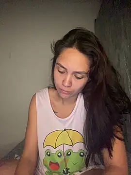 Snapshot of carolsapequinha chatting on 07/05/26, 04:30 carolsapequinha online show from 07/05/26, 04:30
