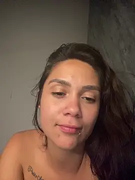 Snapshot of carolsapequinha chatting on 07/06/26, 02:19 carolsapequinha online show from 07/06/26, 02:19