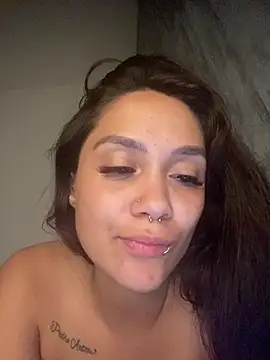 Snapshot of carolsapequinha chatting on 07/15/26, 04:40 carolsapequinha online show from 07/15/26, 04:40