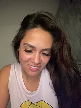 Snapshot of carolsapequinha chatting on 07/18/26, 03:44 carolsapequinha online show from 07/18/26, 03:44