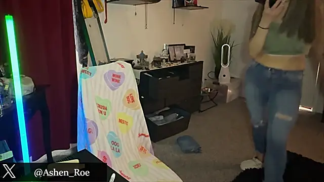 AshenRoe online show from 03/26/26, 09:53