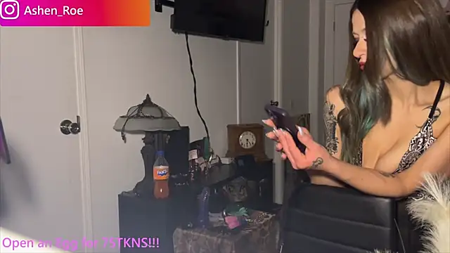 AshenRoe online show from 04/09/26, 12:21