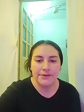 Snapshot of White_Queen_1 chatting on 11/14/25, 05:17 White Queen 1 online show from 11/14/25, 05:17